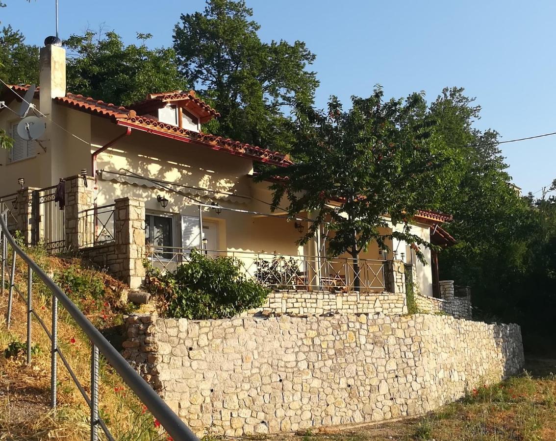 Вілла Plataniotissa Mansion Калаврита Екстер'єр фото